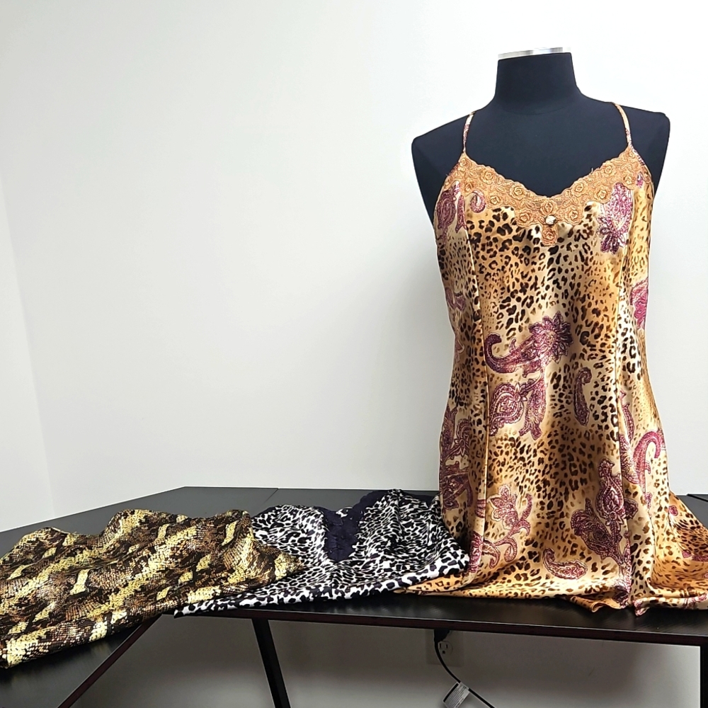 Delicates Animal Prints Satin Sleepwear